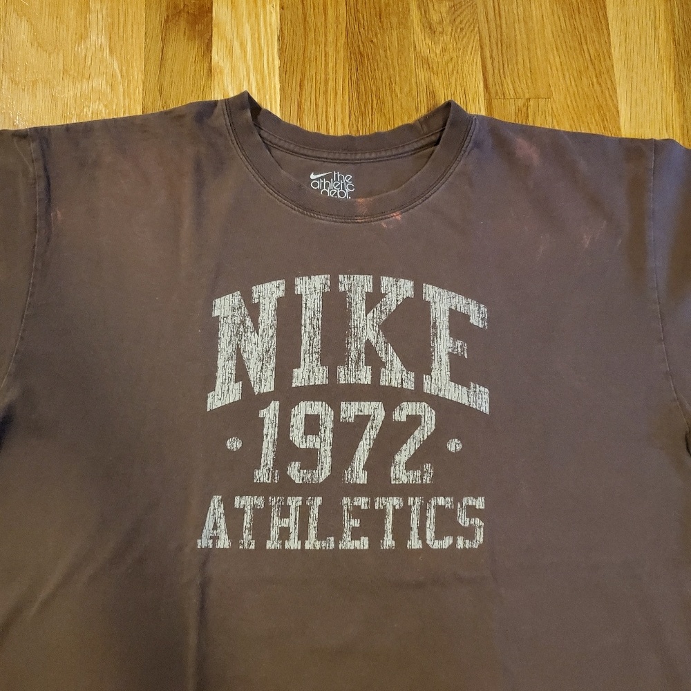 Mens brown large nike tshirt with bleach stains - Picture 3 of 8